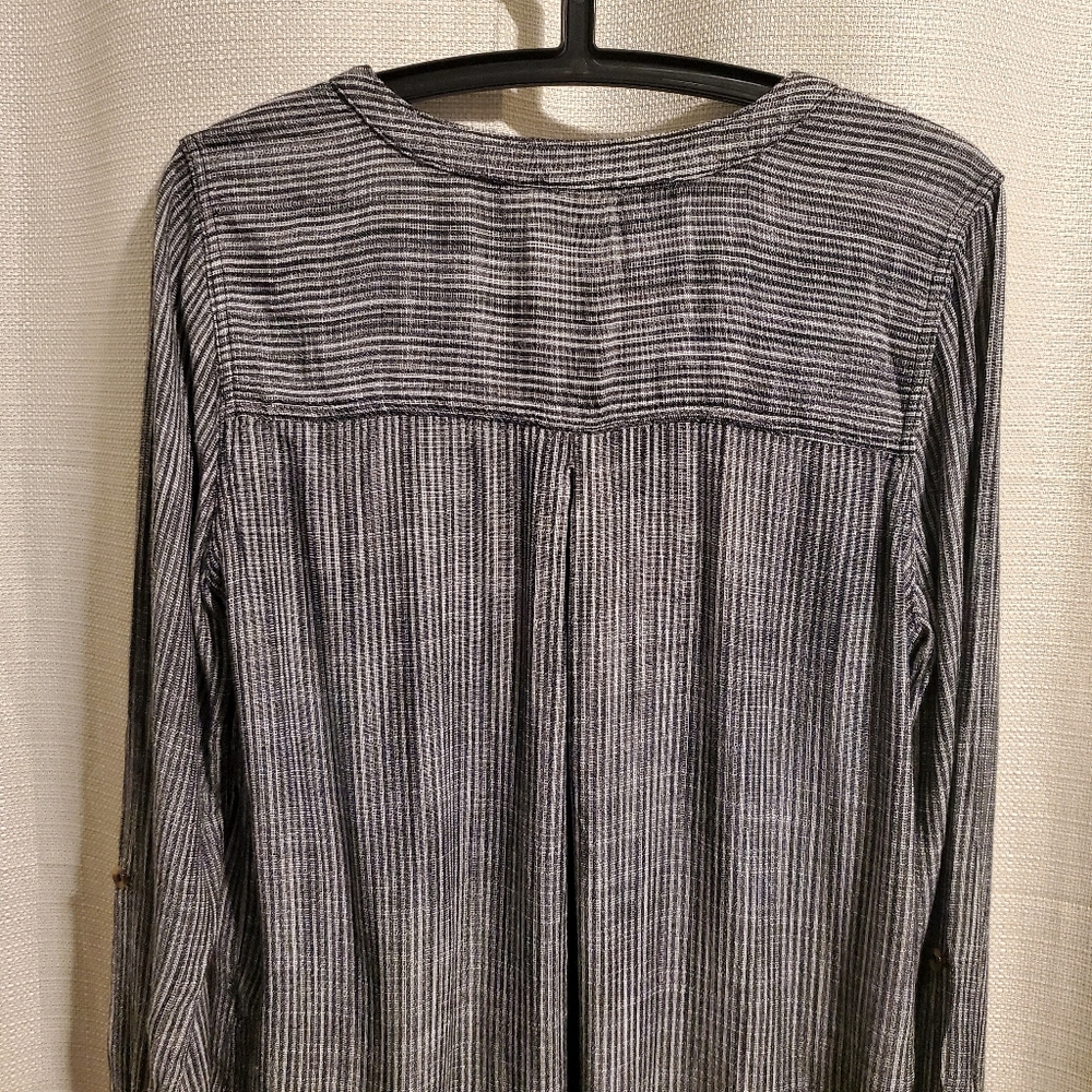 (4/$20) MyStyle Women's Gray Striped Top - Picture 4 of 10